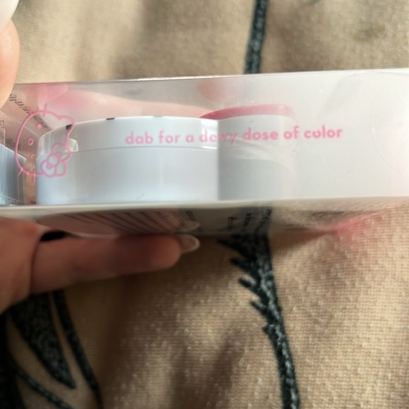 ✨🆕BNIB!Crème Shop x Hello Kitty Limited Ed. Crème Blush Balm in Strawberry Milk! - Picture 5 of 8